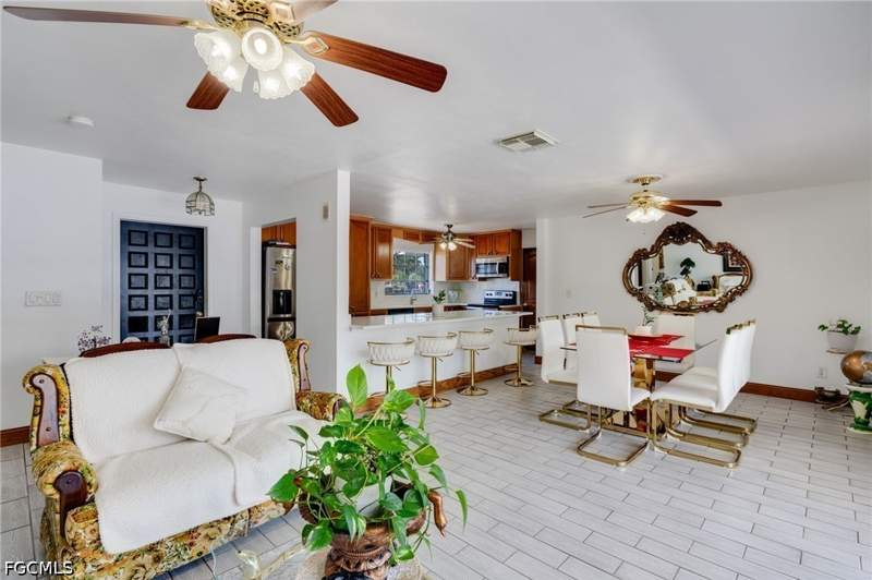 3 bedroom SingleFamilyResidence at 1522 Shelby Pkwy, Cape Coral, Cape Coral — photo 3