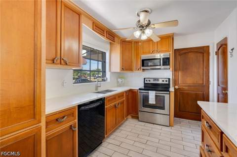 1522 Shelby Pkwy, Cape Coral FL - photo 9 of 26