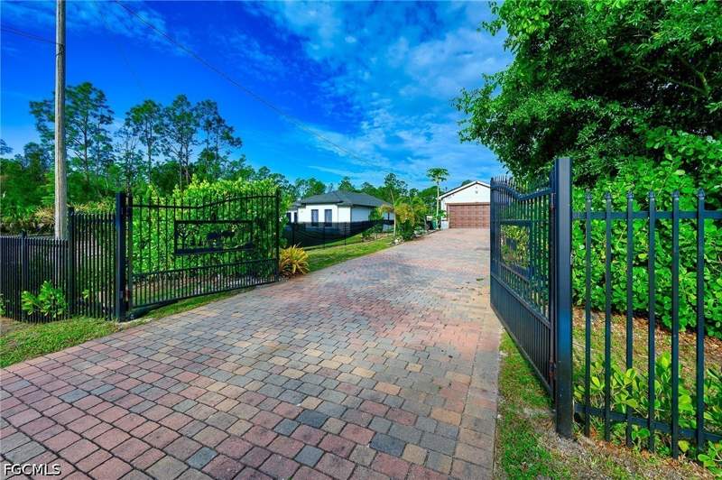 3 bedroom SingleFamilyResidence at 4457 12th St NE, Golden Gate Estates, Naples — photo 2
