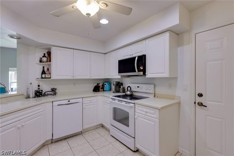 2 bedroom Condominium at 25080 Peacock Ln 102, Orchid Cove, Naples — photo 2