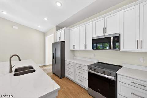 1030 SW 15th Ave, Cape Coral FL - photo 6 of 33
