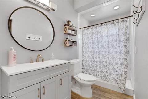 3300 Valencia Dr, Naples FL - photo 12 of 26