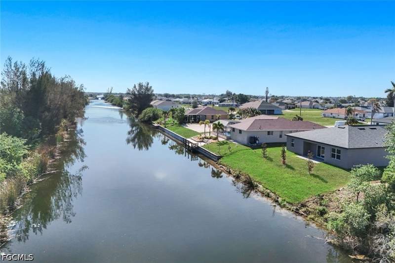 4 bedroom SingleFamilyResidence at 421 NE 19th Ter, Cape Coral, Cape Coral — photo 5