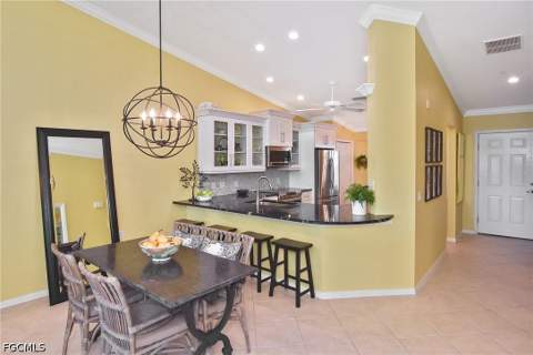 10381 McArthur Palm Ln 2721, Fort Myers FL - photo 10 of 42
