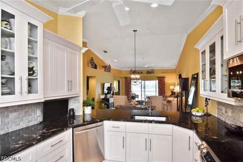 10381 McArthur Palm Ln 2721, Fort Myers FL - photo 6 of 42