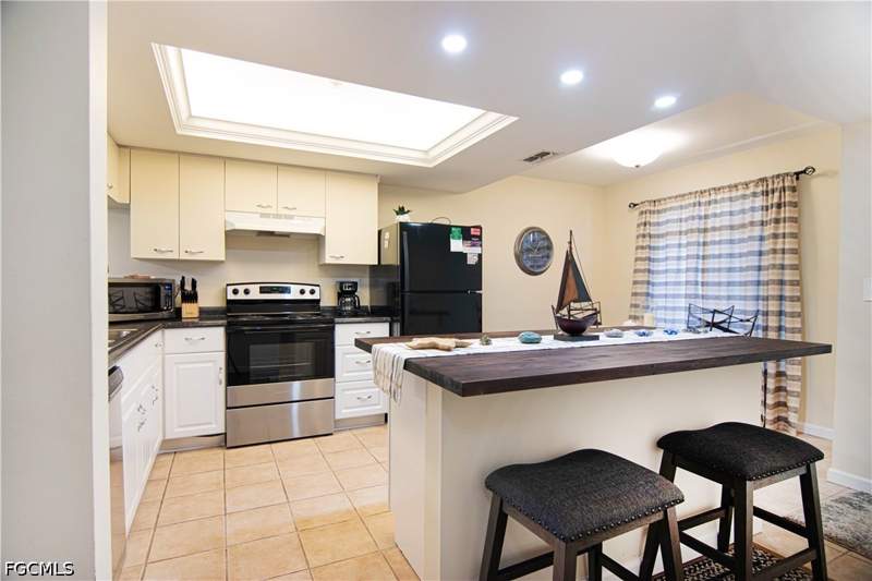 2 bedroom Condominium at 12191 Kelly Sands Way 1502, Manor, Fort Myers — photo 4