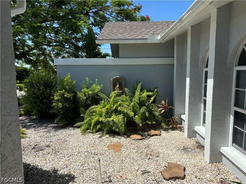 3 bedroom SingleFamilyResidence at 22 SE 10th Ave, Cape Coral, Cape Coral — photo 2