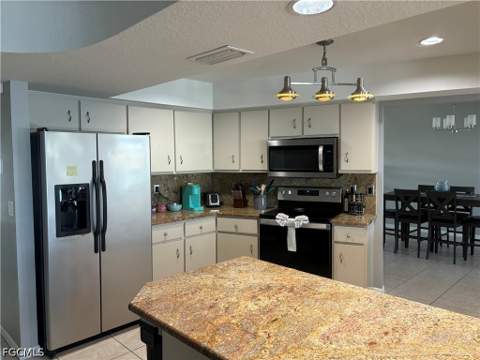 22 SE 10th Ave, Cape Coral FL - photo 9 of 20