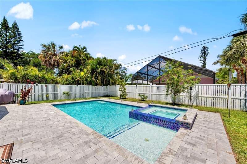4 bedroom SingleFamilyResidence at 861 97th Ave N, Naples Park, Naples — photo 2