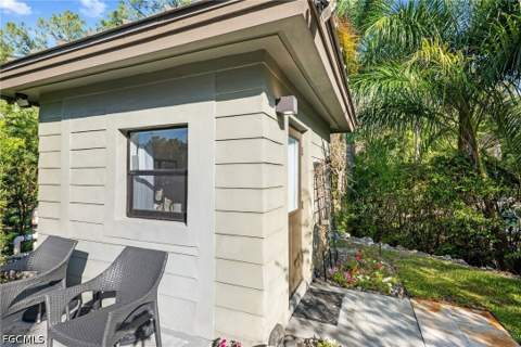 5700 Waxmyrtle Way, Naples FL - photo 10 of 41