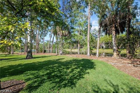5700 Waxmyrtle Way, Naples FL - photo 9 of 41