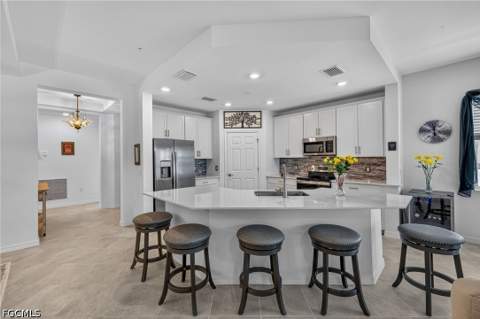 12050 Santaluz Dr 101, Fort Myers FL - photo 10 of 43