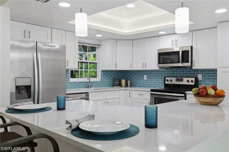 3 bedroom SingleFamilyResidence at 208 Aviation Pkwy, Cape Coral, Cape Coral — photo 2