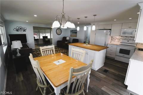 116 Coachlight Dr, Fort Myers FL - photo 7 of 36