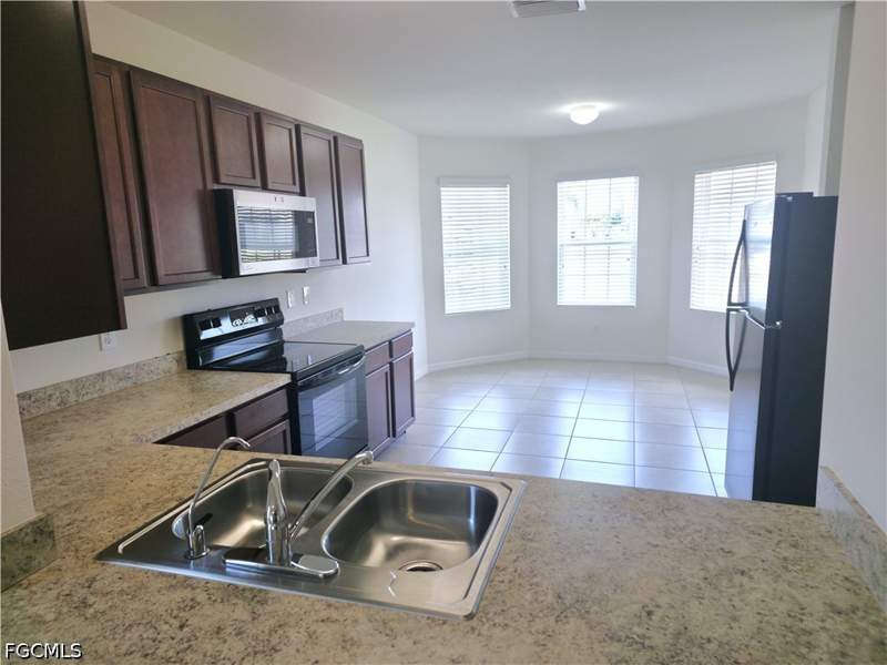 3 bedroom SingleFamilyResidence at 1148 NW 27th Ct, Cape Coral, Cape Coral — photo 3