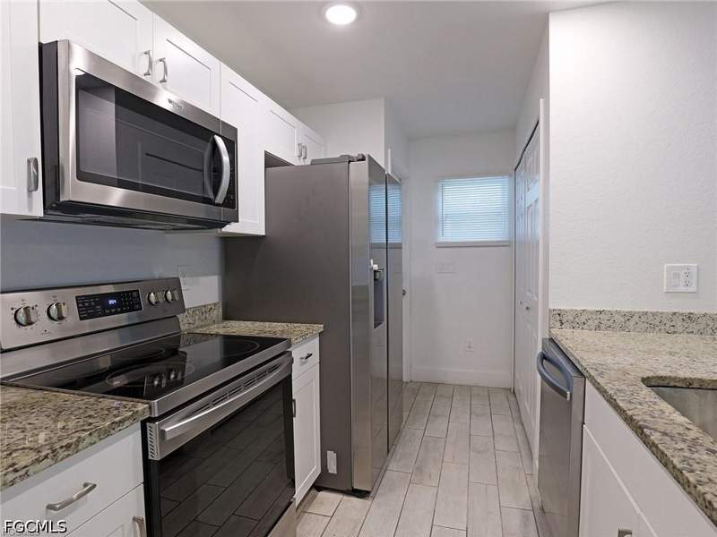3 bedroom SingleFamilyResidence at 3874 Pearl St, Fort Myers, Fort Myers — photo 3