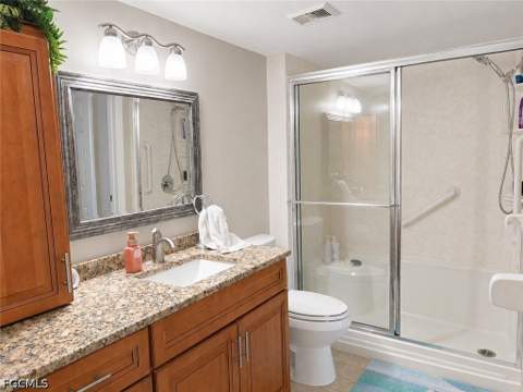 11610 Caravel Cir 105, Fort Myers FL - photo 8 of 20