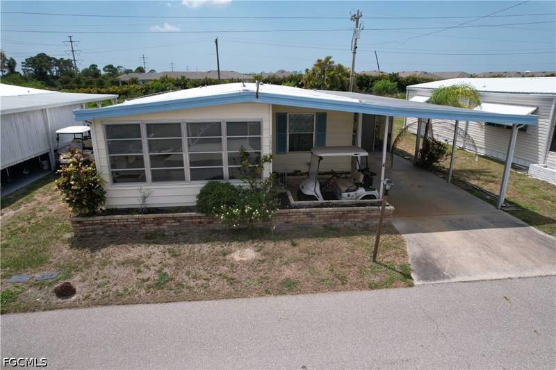 2 bedroom ManufacturedHome at 16037 Citron Way, Tamiami Village, North Fort Myers — photo 3