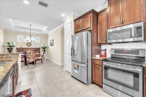2615 Vareo Ct, Cape Coral FL - photo 12 of 47