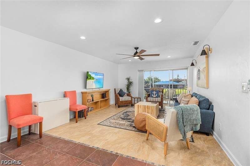 2 bedroom Condominium at 1120 SE 46th St 2B, Greenbriar Condo, Cape Coral — photo 5