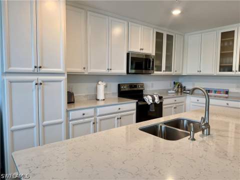 9584 Trevi Ct 5223, Naples FL - photo 6 of 35