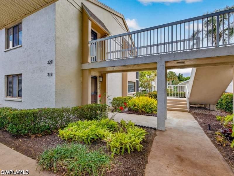 2 bedroom Condominium at 910 Vanderbilt Beach Rd 317W, Summerplace, Naples — photo 2