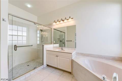 8916 Dartmoor Way, Fort Myers FL - photo 14 of 33