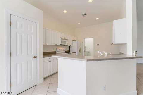 8916 Dartmoor Way, Fort Myers FL - photo 23 of 33