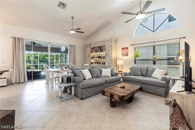 3 bedroom SingleFamilyResidence at 6769 Berwick Pl, Berkshire Lakes, Naples — photo 2