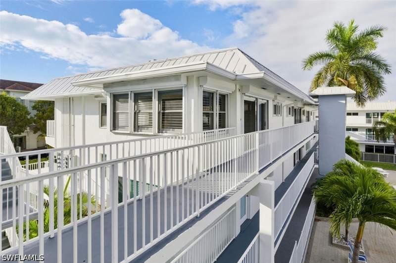 2 bedroom Condominium at 1100 8th Ave S 309C, Marina Manor, Naples — photo 3