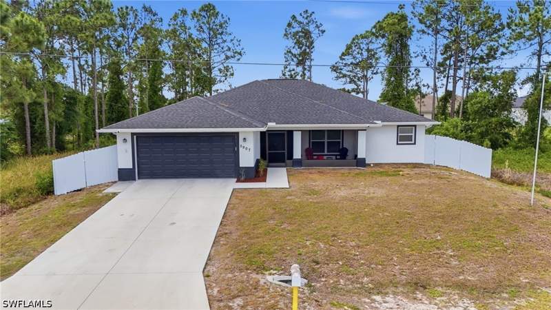 3 bedroom SingleFamilyResidence at 2907 18th St SW, Lehigh Acres, Lehigh Acres — photo 2