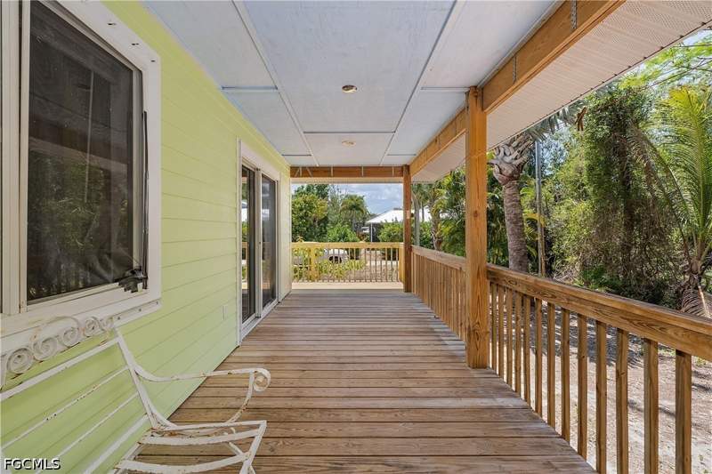 1 bedroom SingleFamilyResidence at 7322 Hibiscus Ave, Sundiet Village, Bokeelia — photo 4