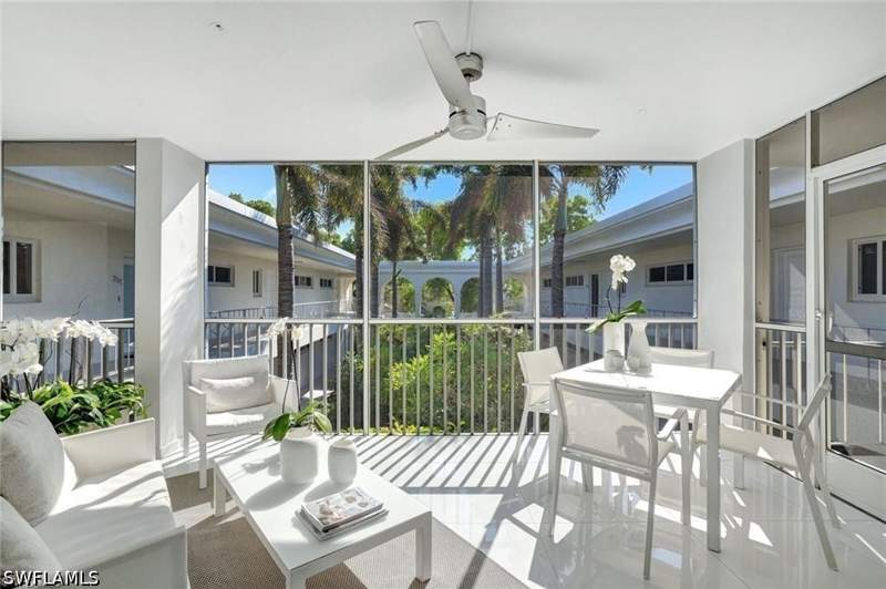 2 bedroom Condominium at 231 3rd Ave S 231, Manor Apts, Naples — photo 4
