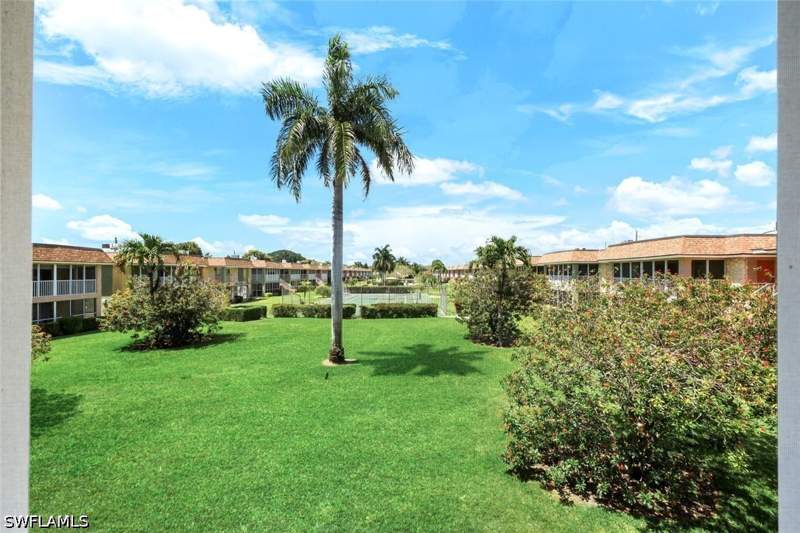 2 bedroom Condominium at 1400 Pompei Ln 42, Sorrento Villas, Naples — photo 2