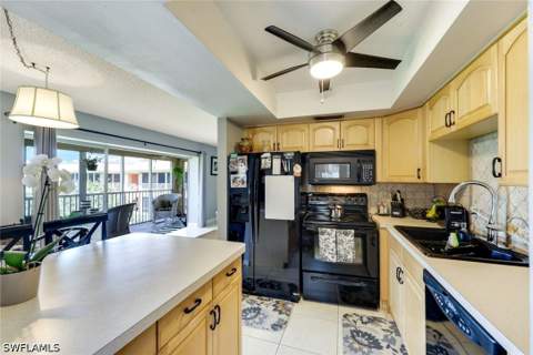 1400 Pompei Ln 42, Naples FL - photo 9 of 17
