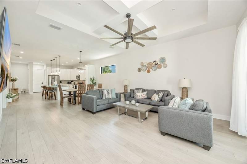 3 bedroom SingleFamilyResidence at 3552 Hibiscus Ave, Naples Villas, Naples — photo 4