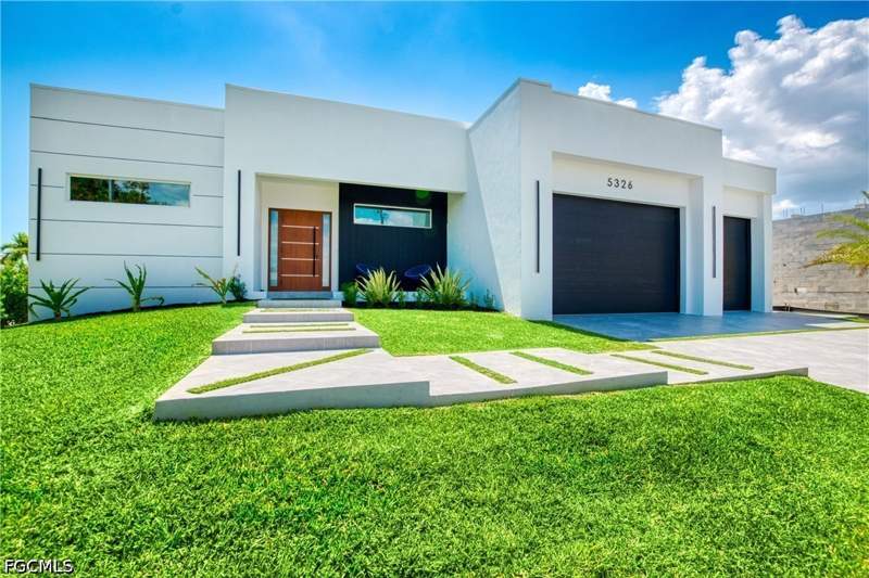 3 bedroom SingleFamilyResidence at 5326 Bayshore Ave, Cape Coral, Cape Coral — photo 3