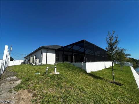 1008 NW 12th Ave, Cape Coral FL - photo 6 of 32