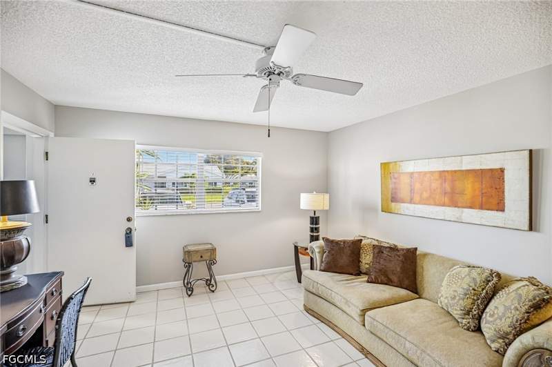 2 bedroom Condominium at 1514 Edgewater Cir 3A, Myerlee Square Condo, Fort Myers — photo 5