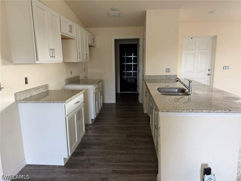 3 bedroom SingleFamilyResidence at 9026 E Justice Cir, Labelle, Labelle — photo 3