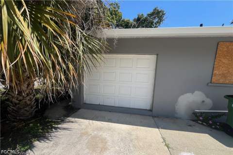 703 Monterey Ave, Cape Coral FL - photo 13 of 18