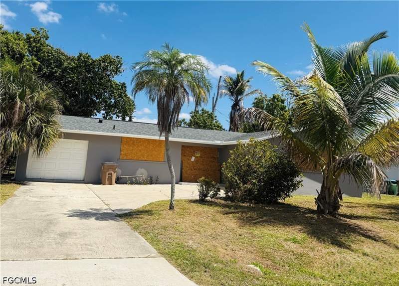 2 bedroom SingleFamilyResidence at 703 Monterey Ave, Cape Coral, Cape Coral — photo 2