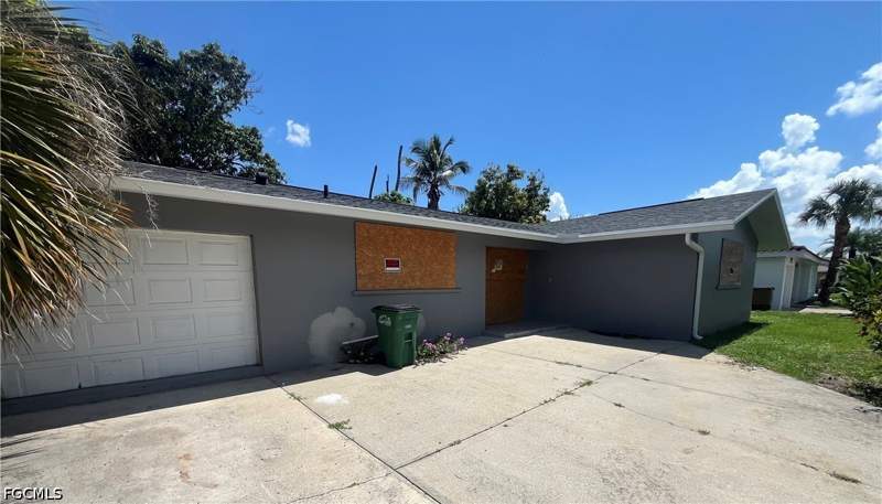 2 bedroom SingleFamilyResidence at 703 Monterey Ave, Cape Coral, Cape Coral — photo 3