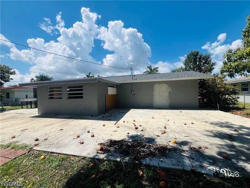 2 bedroom SingleFamilyResidence at 703 Monterey Ave, Cape Coral, Cape Coral — photo 4