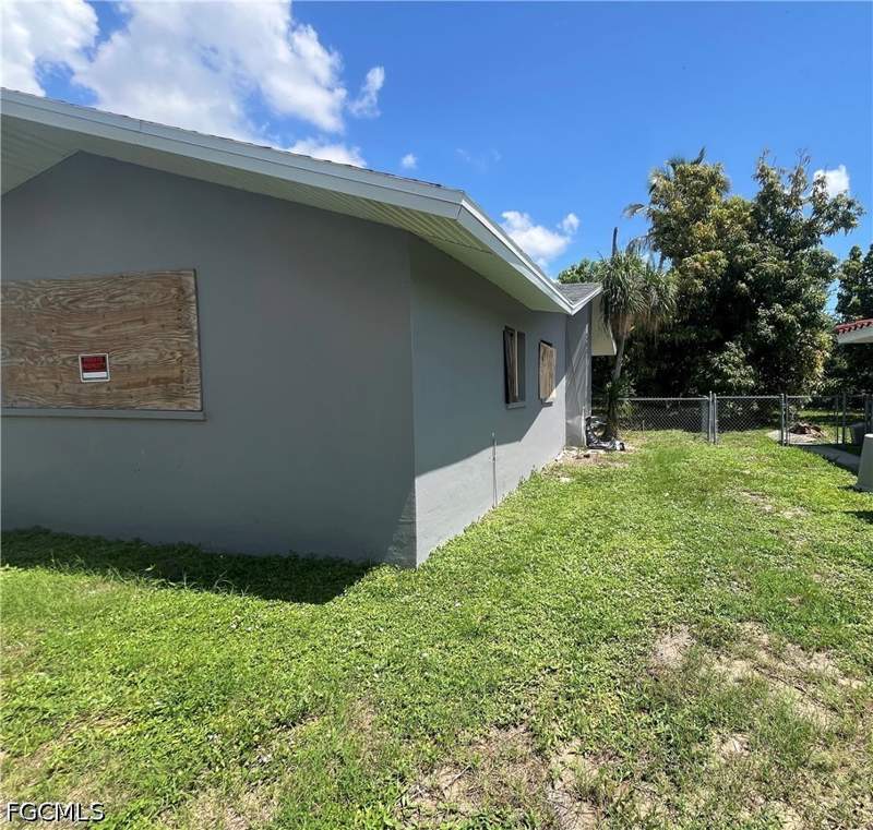 2 bedroom SingleFamilyResidence at 703 Monterey Ave, Cape Coral, Cape Coral — photo 5