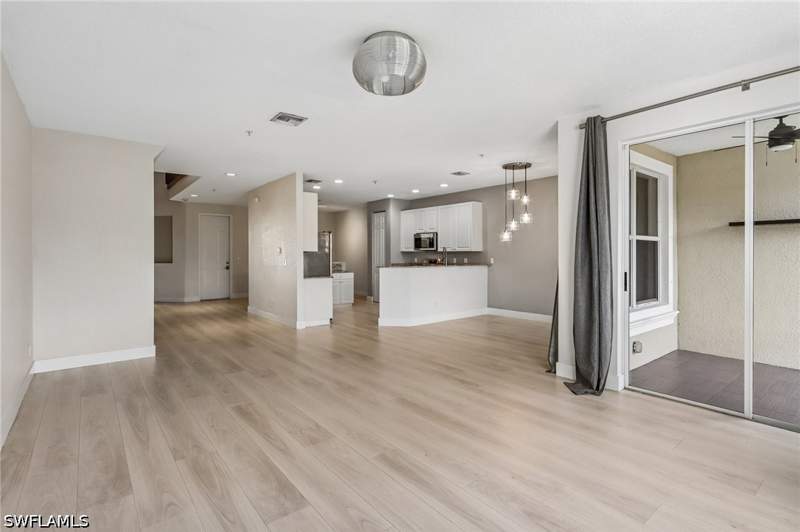 3 bedroom Townhouse at 1410 Mariposa Cir 102, Mariposa, Naples — photo 4