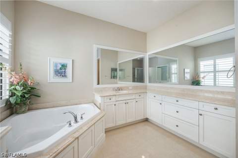 13736 Luna Dr, Naples FL - photo 13 of 37