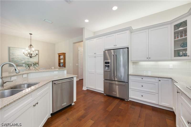 4 bedroom SingleFamilyResidence at 13736 Luna Dr, Marbella Isles, Naples — photo 5