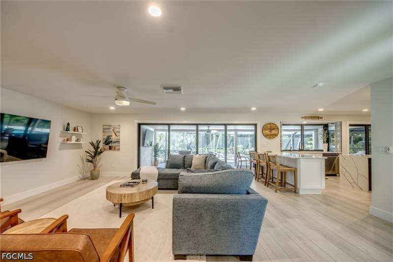 3 bedroom SingleFamilyResidence at 1022 Lindgren Blvd, Shell Harbor, Sanibel — photo 4