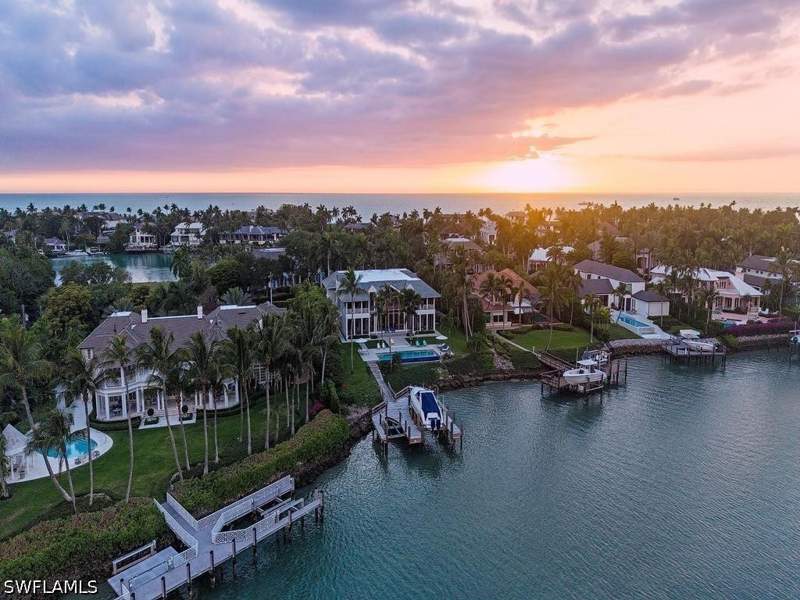 5 bedroom SingleFamilyResidence at 4253 Cutlass Ln, Port Royal, Naples — photo 4